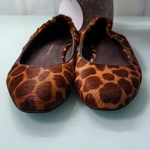 Donald J. Pliner Giraffe Print Calf Hair Ballet Flats 6.5 - Picture 3 of 5